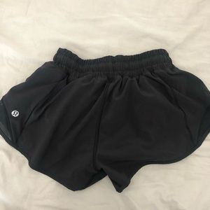 Lululemon Hotty Hot Low Rise Short 2.5’’